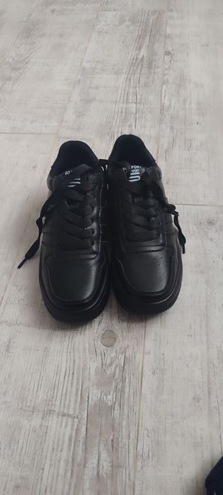 взуття жіноче чорного кольору нове