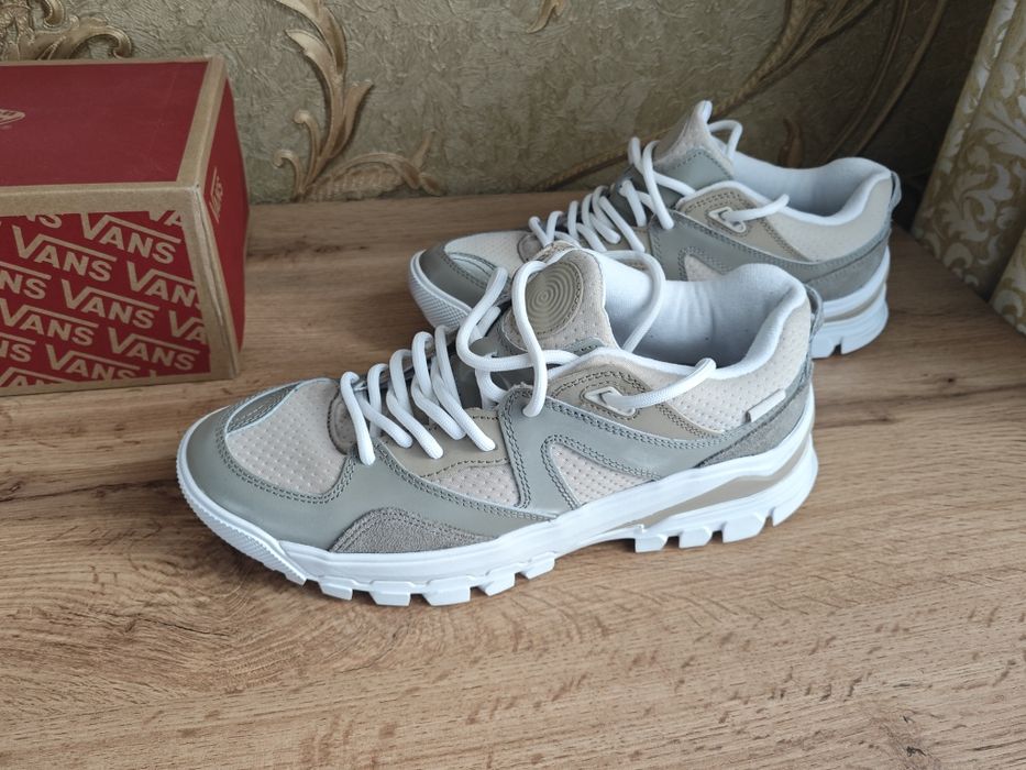 Кроссовки Vans  AMZN Trailhead новые.