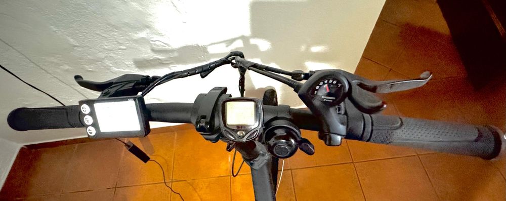 Bicicleta eléctrica dobrável