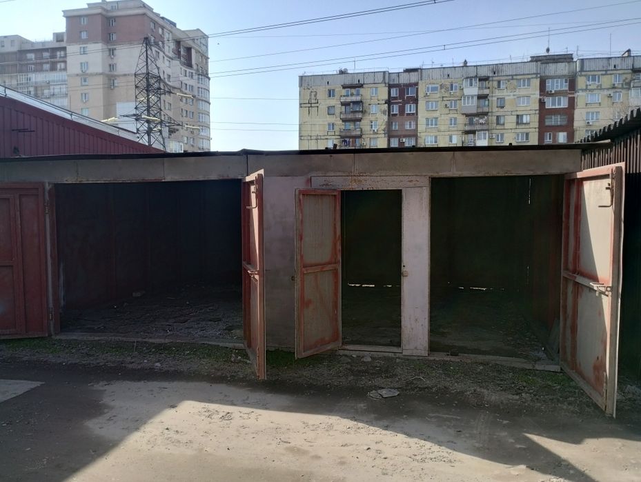 Здам металевий гараж р-н. Цирк (2 гаража).