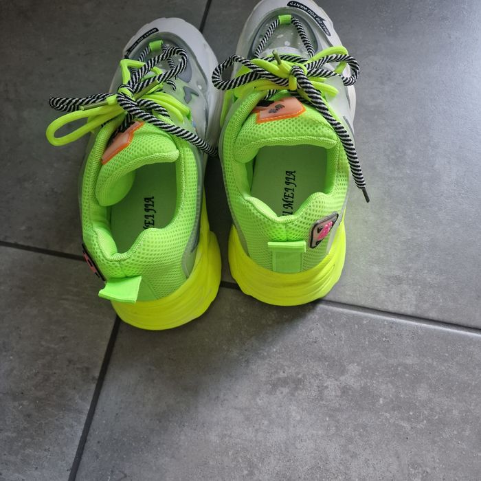 Śliczne snakersy 39