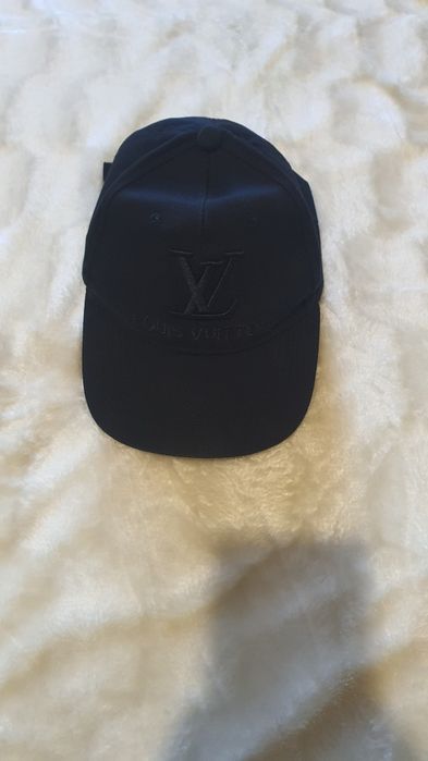 Бейсболка Louis Vuitton / Чорна кепка ЛВ в ідеальному стані
Опис товару