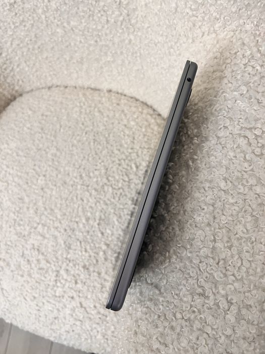 Macbook air 13 M2 2022 8/256gb 100% батарея