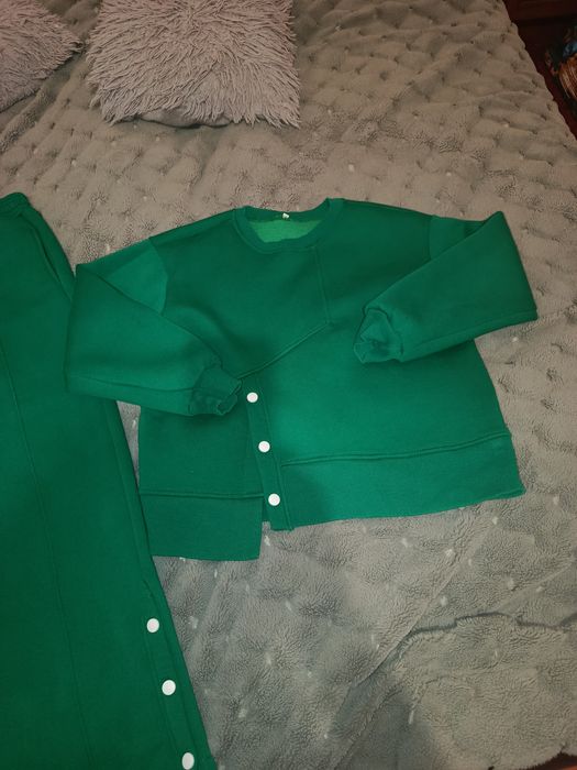 Костюми та плаття