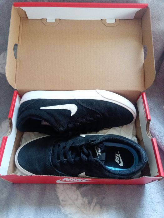 Продам кеди,кросівки Nike майже нові