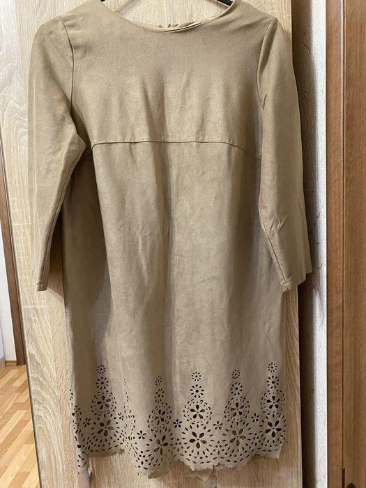 Жіноча сукня замшева . Сукня жіноча . Одяг сукня