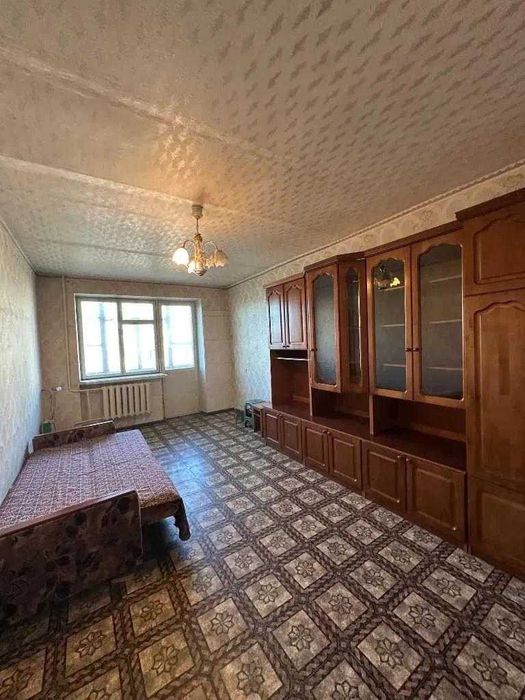 Продам квартиру Антоновича Леси Украинки парк Глобы под ваш ремонт кирпичный дом NK