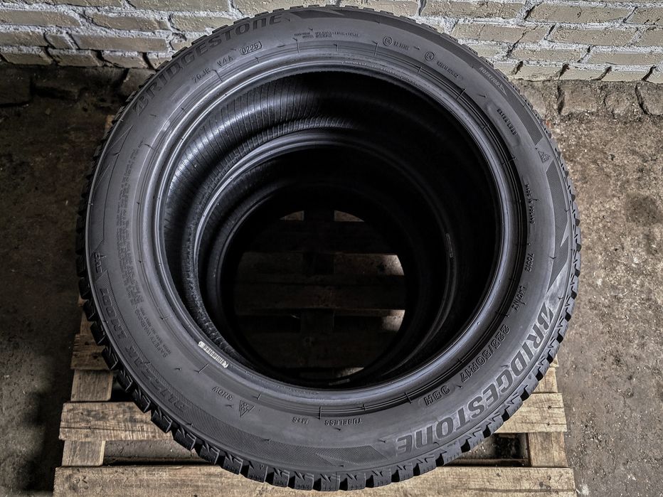Зимові 225/50r17 Bridgestone | 2025 | 9/8mm | Комплект / 4шт | Ідеальний технічний стан, без пошкоджень, без ремонтів, без дефектів | Преміум шини