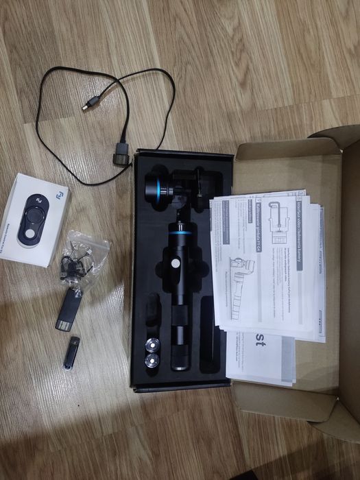 Handheld steady gimbal 3 Axis feiyutech z akcesoriami