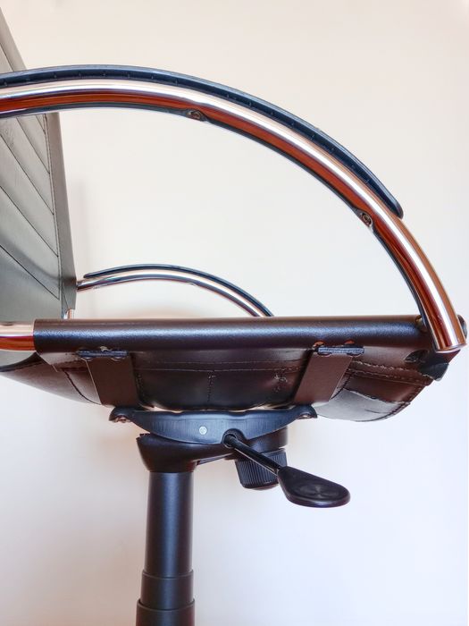 Cadeira elevatória, giratória de secretária escritório • recuperar