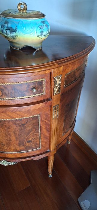 Móvel estilo Luís XV / Transição Luís XVI – Antigo e impecável