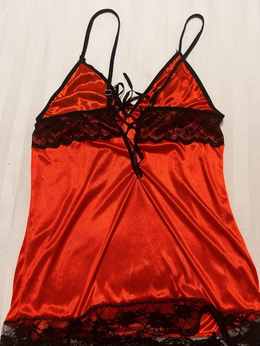 Сексуальний червоний пеньюар