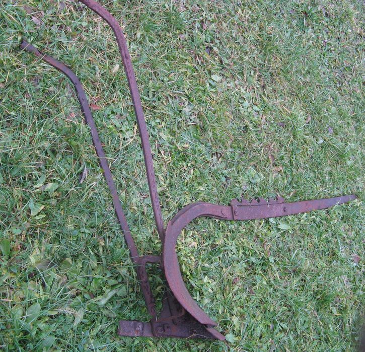 Pług konny zabytkowy