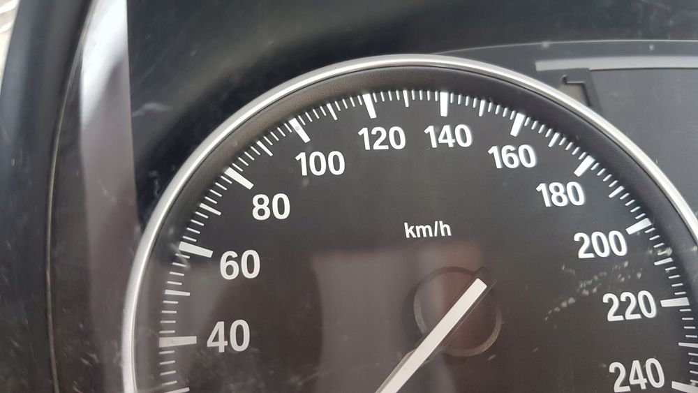 BMW E90 E91 2.0D Licznik Zegar