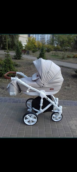 Продам коляску Naturo