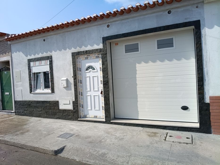 Moradia V2 remodelada em Alpiarça