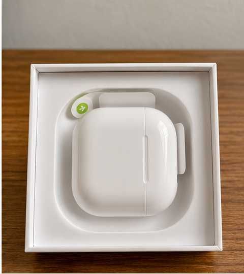 Apple AirPods 4 ANC com Cancelamento Ativo de Ruído