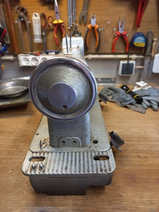 Maquina de costura antiga Necchi