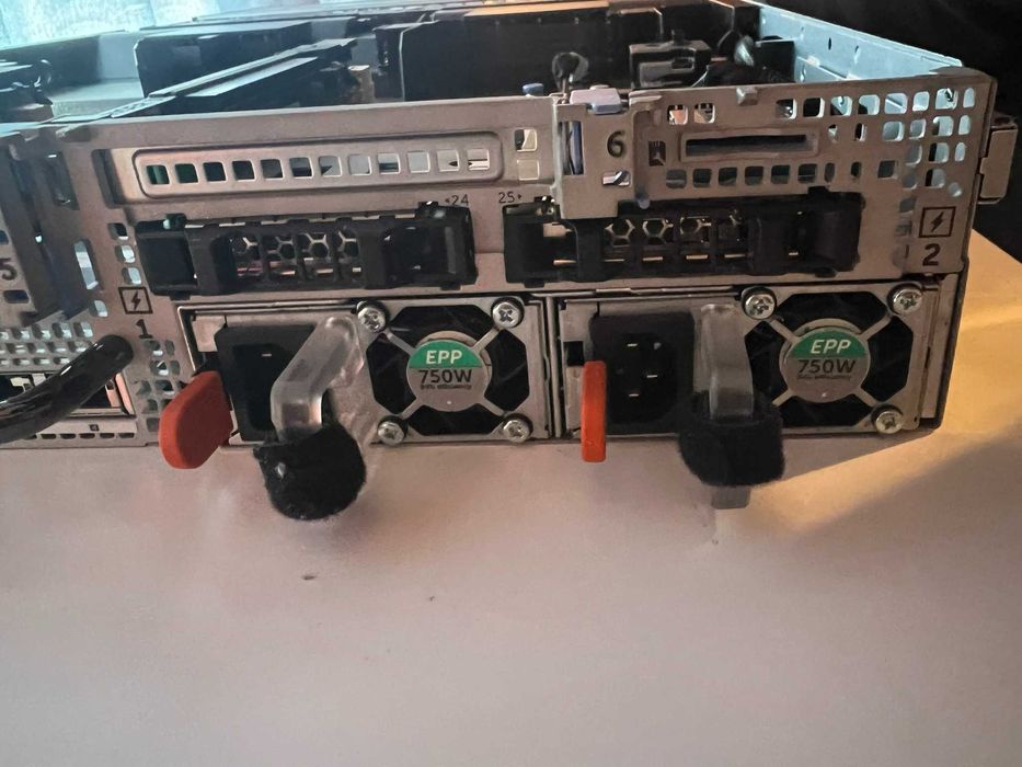 Serwer DELL R730xd 26SFF 2x 2640v4 32GB ECC RAM