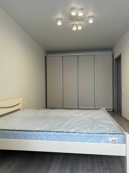 Продаж 1 к новобудови на Озерній