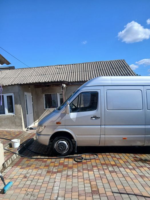 автомобіль мерседес спрінтер 416