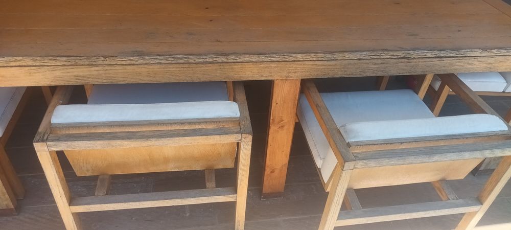 Mesa + 6 Cadeiras pele