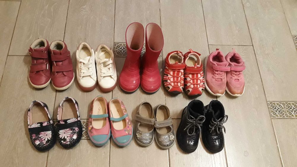 Взуття дитяче 22 та 25