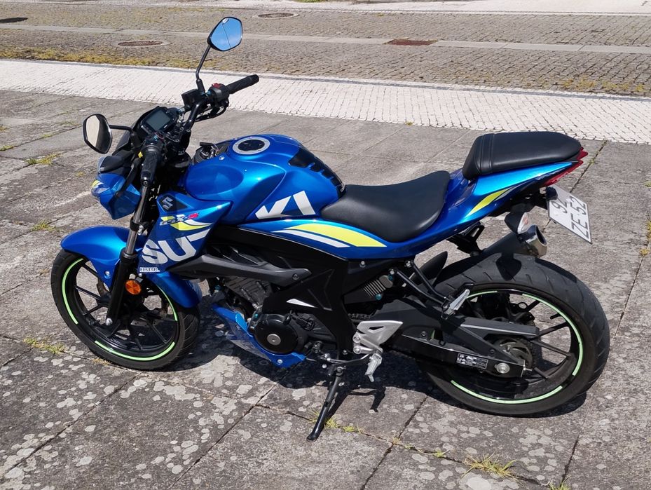 Naked Suzuki 125 como nova