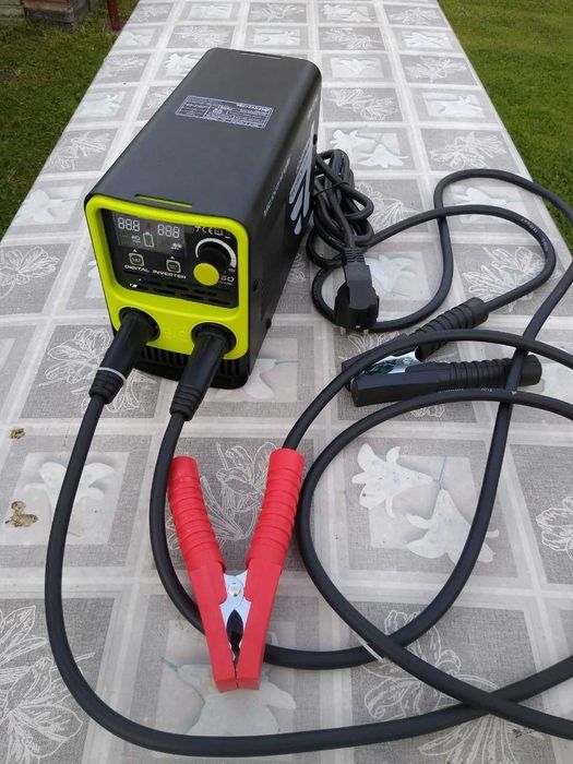 Prostownik z rozruchem mocny