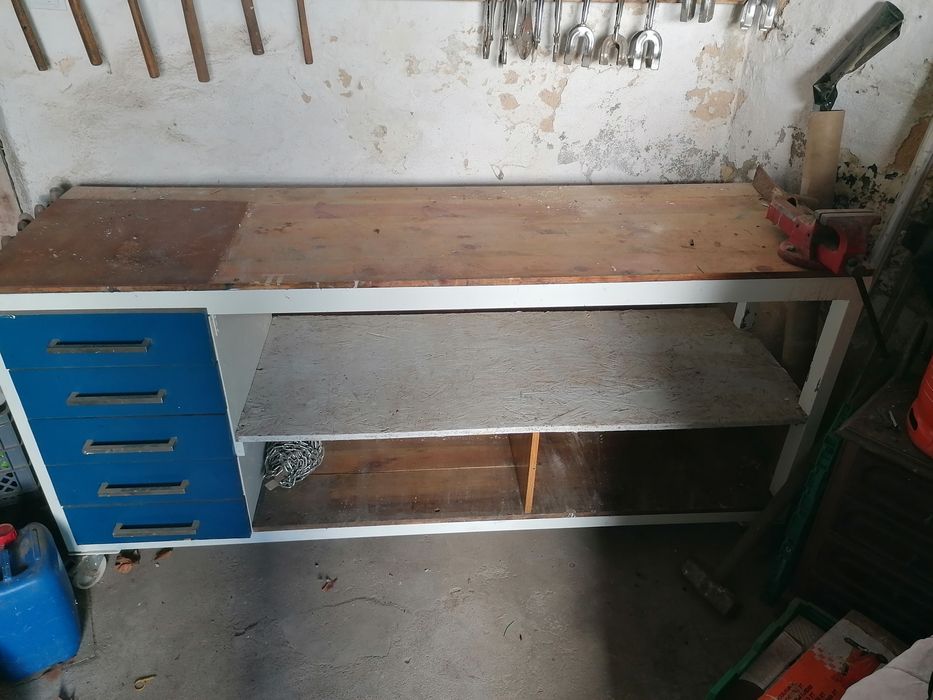 Banca de trabalho com torno
