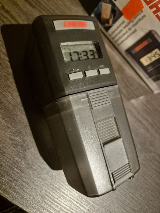 Karmnik automatyczny do akwarium EHEIM