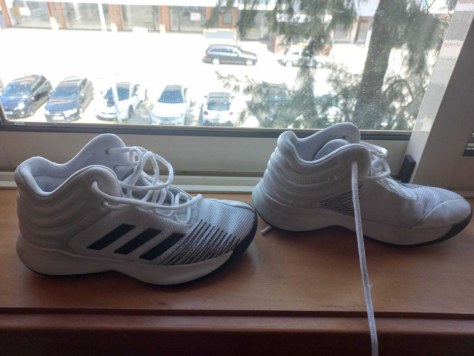 Sapatilhas Basquetebol Adidas (Tamanho 36)