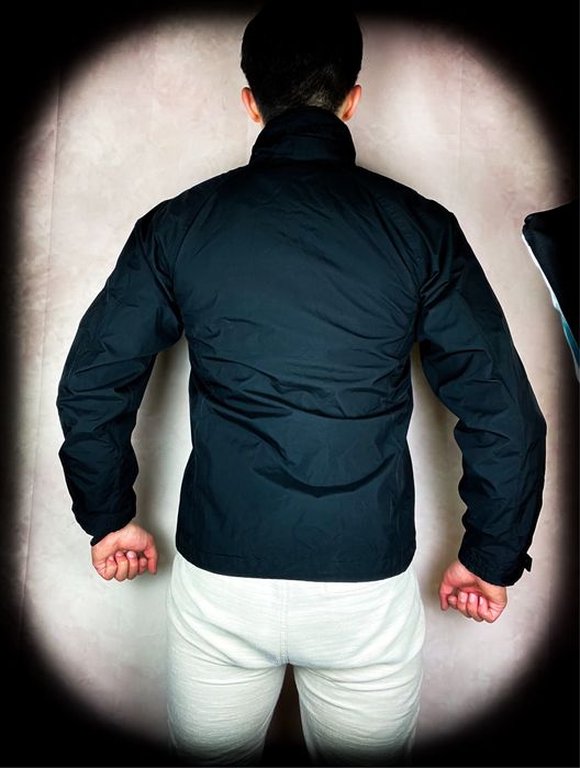 «Helly Hansen» Ocieplana Czarna Męska Kurtka bez Kaptura na Jesień (S)