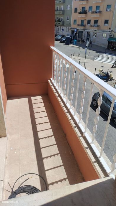 CAMPOLIDE - T3 Renovado com varanda e 2 casa de banho