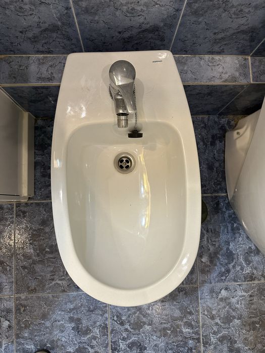 Conjunto Completo de WC – Sanita, Bidé, Lavatório e Espelho