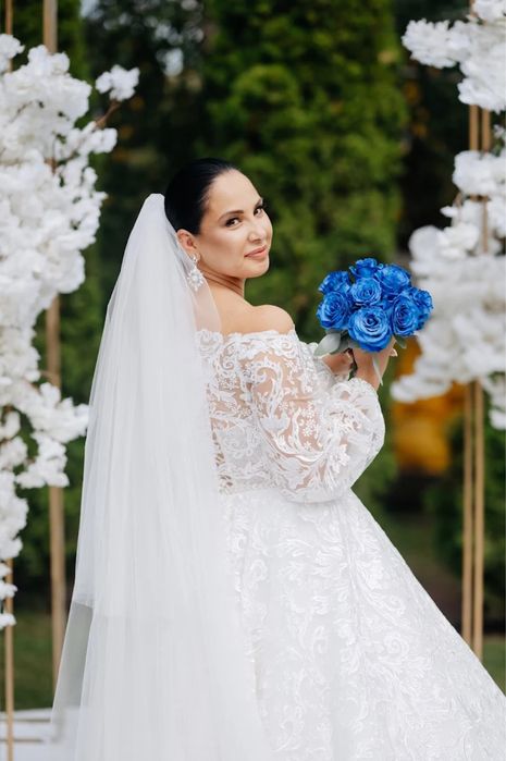 Весільна сукня ручної работи