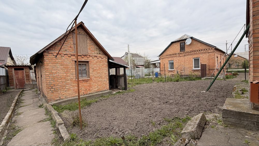 Продається окремий будинок в районі ЗАГСу зі зручностями