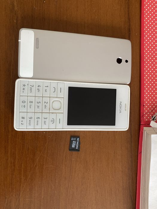 Nokia kolekcjknerska 515 biało srebrna stan idealny plus oryginalna karta pamieci nokia  64mb
