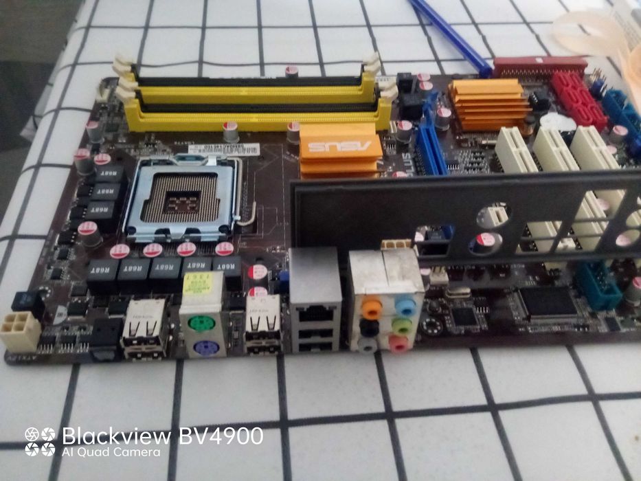 Процессоры INTEL,XEON,материнки!