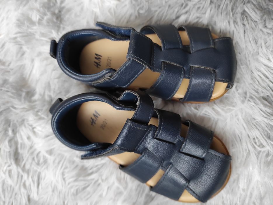 Взуття для хлопчика , різне, якісне.