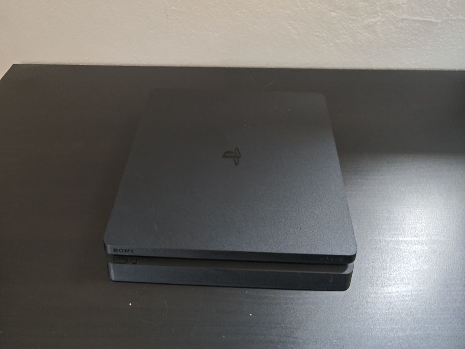 Playstation 4 Slim