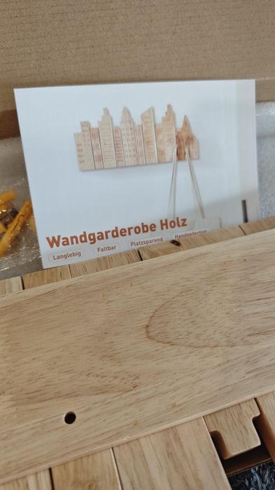 Wieszak ścienny miasto lite drewno
