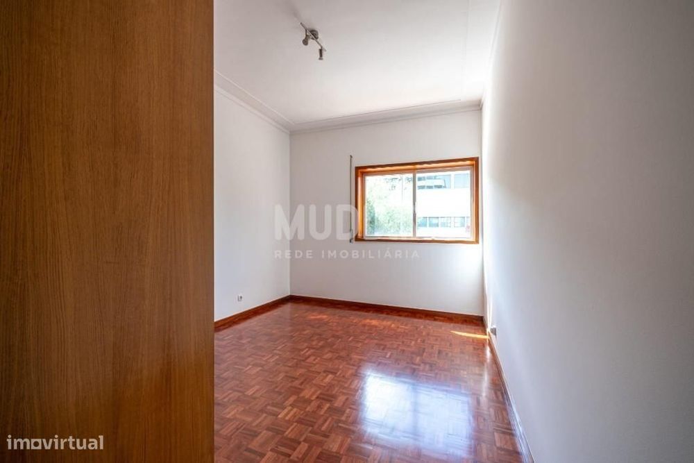 T4 com garagem | Habitação Própria ou Investimento  | Localização Prem