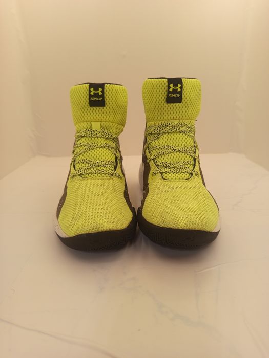 Under Armour ...