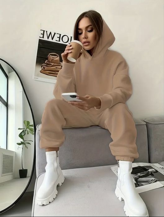 Стильний жіночий спортивний костюм XL