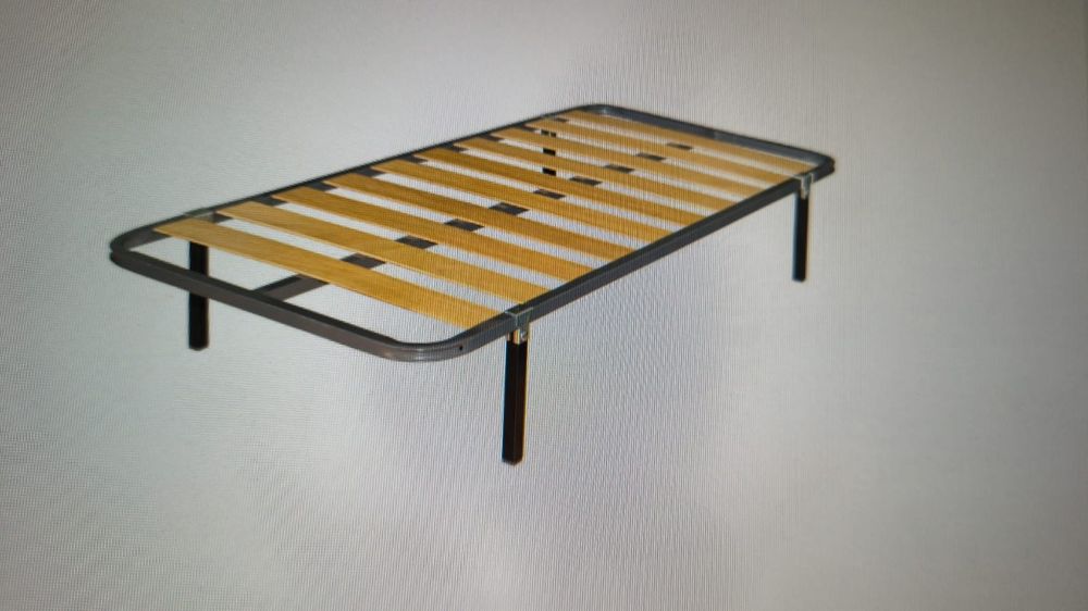 Estrado  com pés e também temos beliche