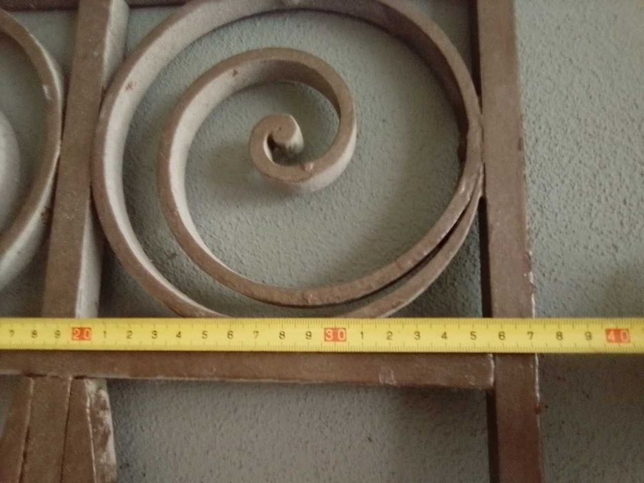 Grades de Portada antigas, em Ferro Forjado