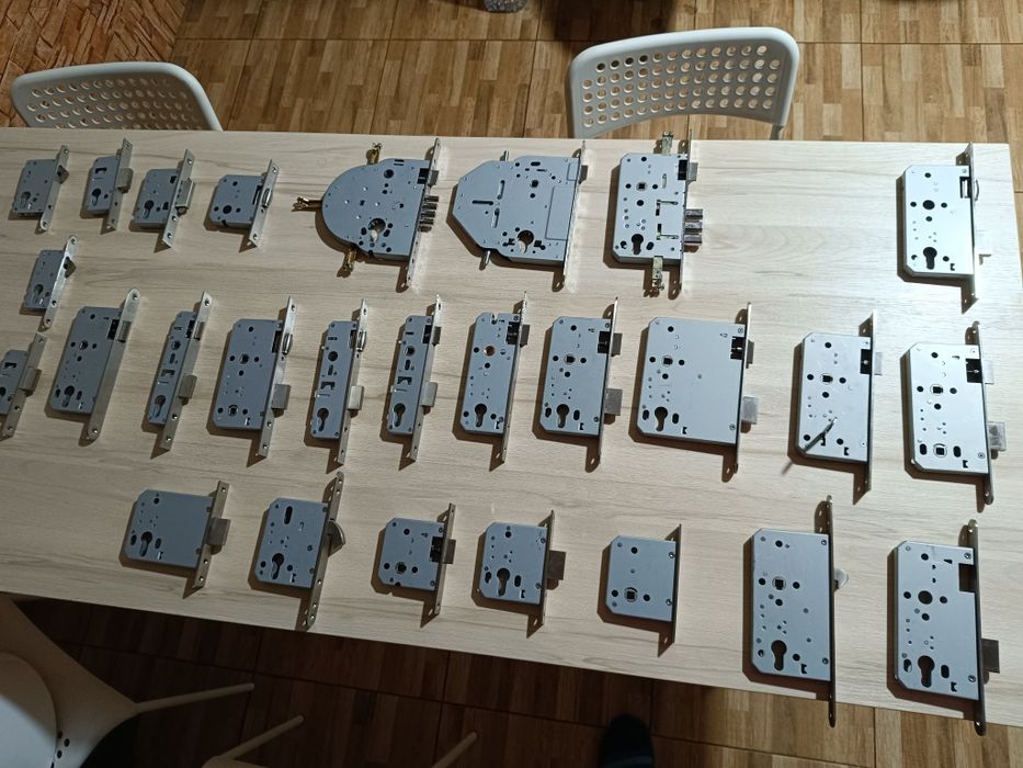 27 Fechaduras diversas novas