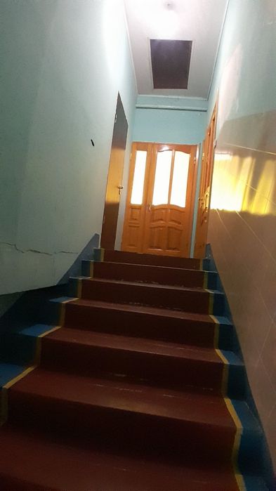 Продається двоповерховий будинок в м. Ананьїв
