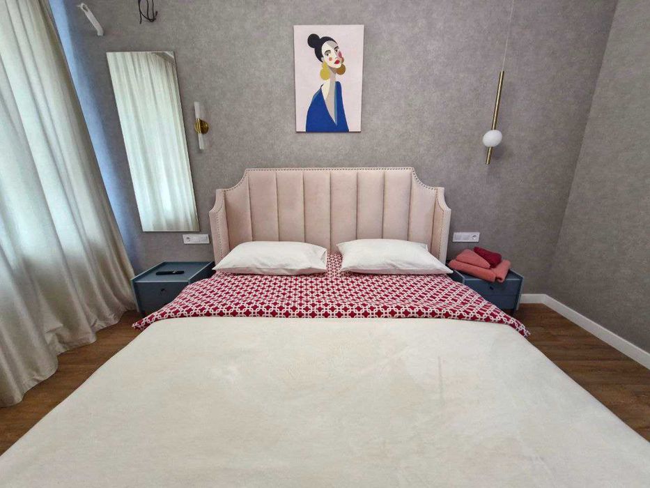 Нова Студія в Парку біля Набережної. Світло 24/7